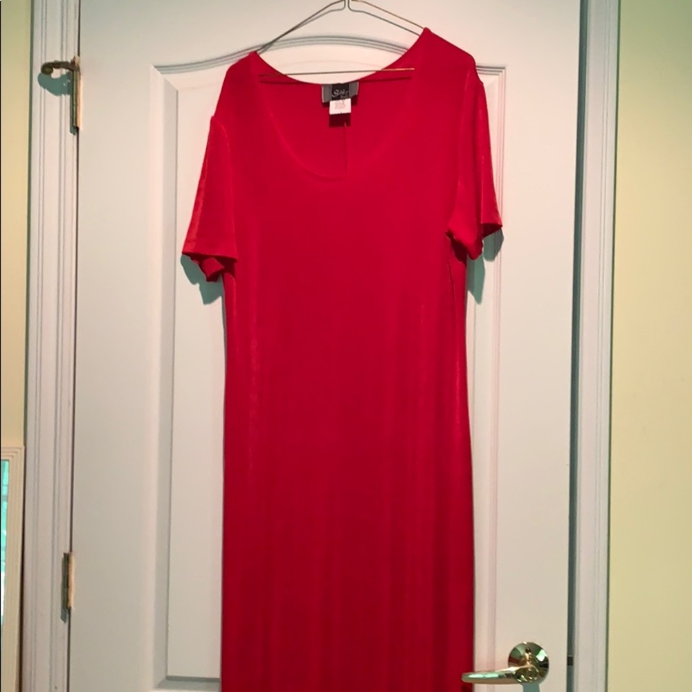 Red knit maxi-dress